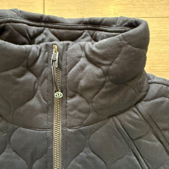 Lululemon Quilted Cropped Sweater/Jacket - Picture 3 of 4
